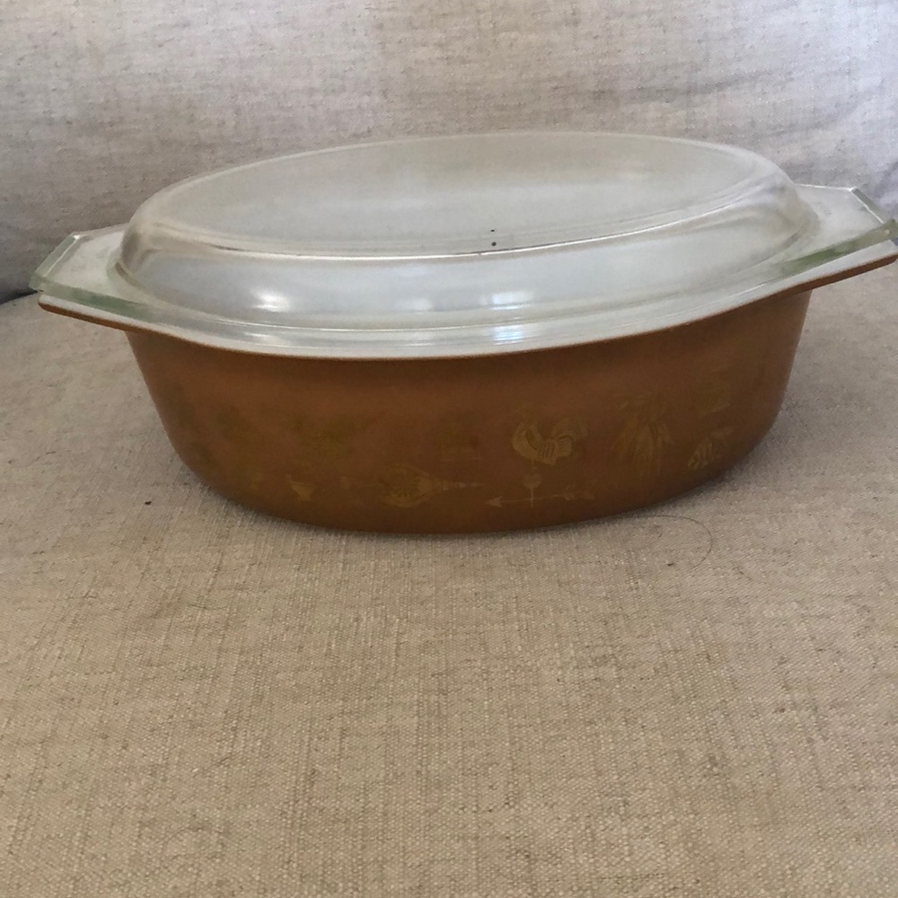 Vintage Pyrex baking dish
